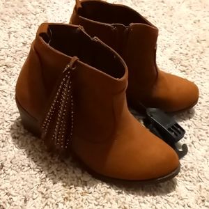 NWT Girls booties